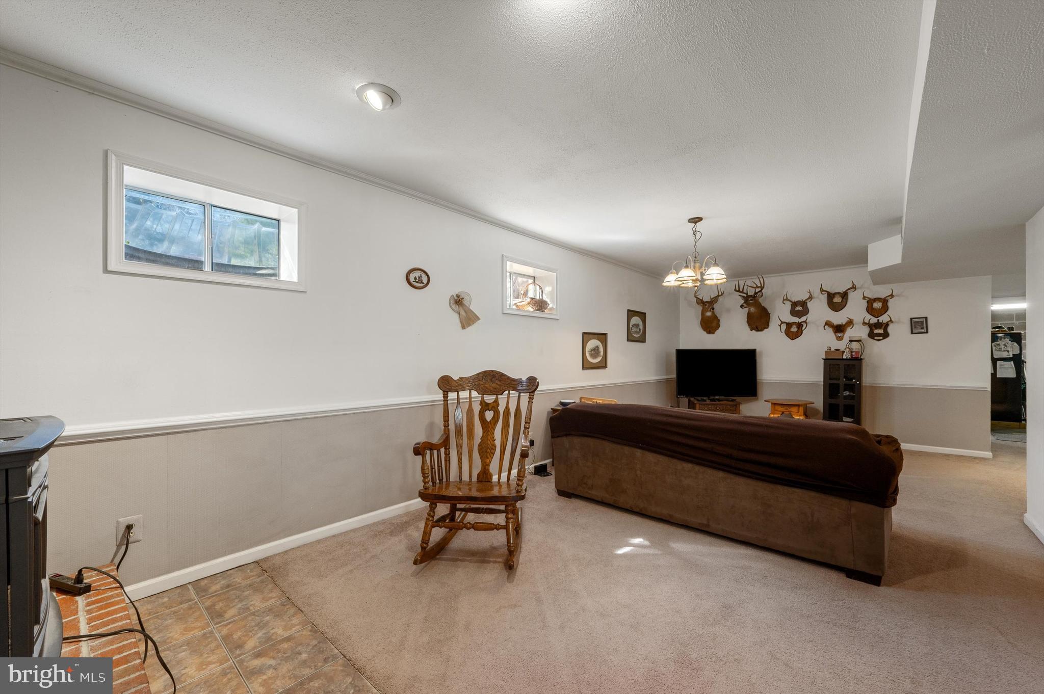 6521 Howellsville Road Front Royal, VA 22630 - Photo 25 of 46 a living room with furniture