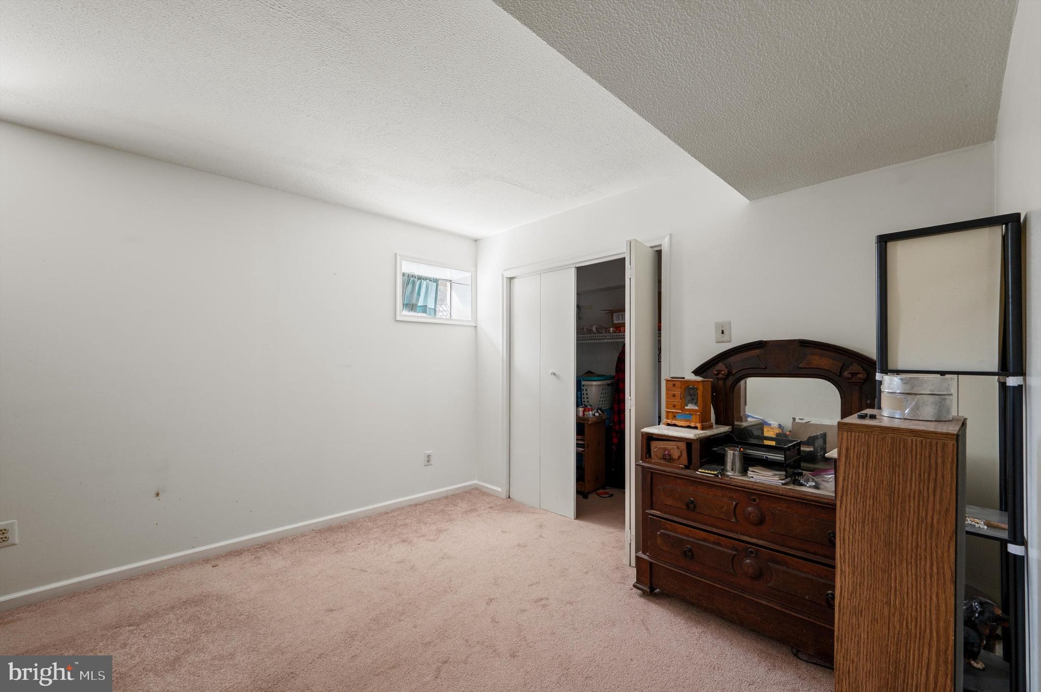 6521 Howellsville Road Front Royal, VA 22630 - Photo 29 of 46 a living room with furniture