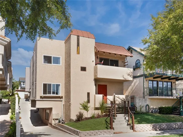 $2,695,000 | 118 South Lucia Avenue, Redondo Beach, CA 90277