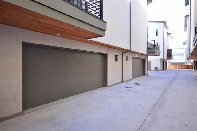 $3,450 | 2111 Bennett Avenue, Unit 20, Dallas, TX 75206