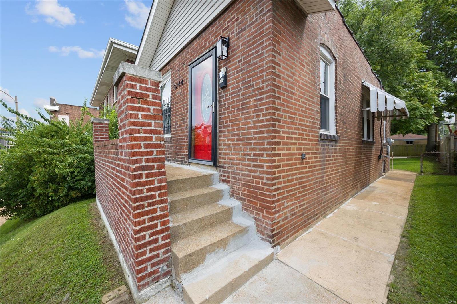 3244 Morgan Ford Road St. Louis, MO 63116 - Photo 3 of 14 Gallery Image 3
