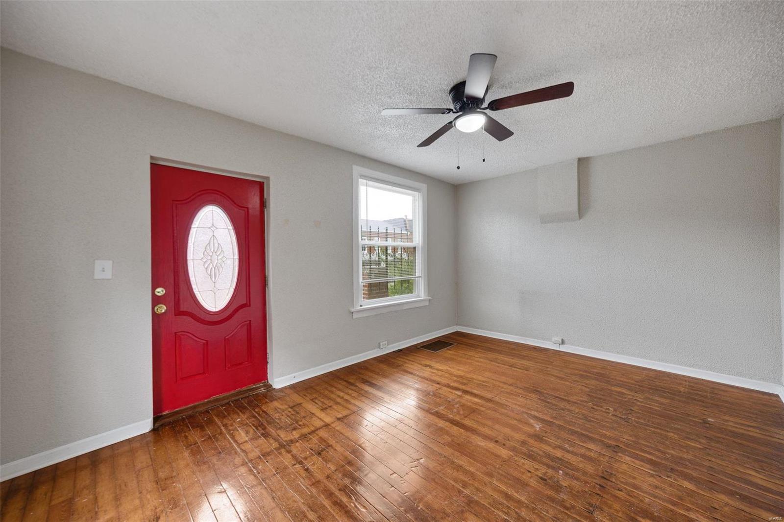 3244 Morgan Ford Road St. Louis, MO 63116 - Photo 4 of 14 Gallery Image 4