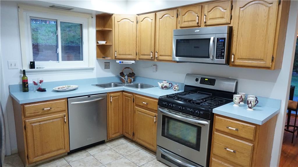 36 Baldwick Road Crafton, PA 15205 - Photo 9 of 25 Gallery Image 9