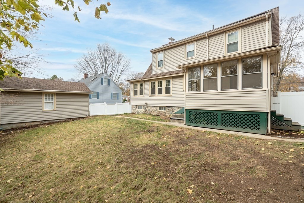 46 Governor Road Stoneham, MA 02180 - Photo 4 of 28 Gallery Image 4