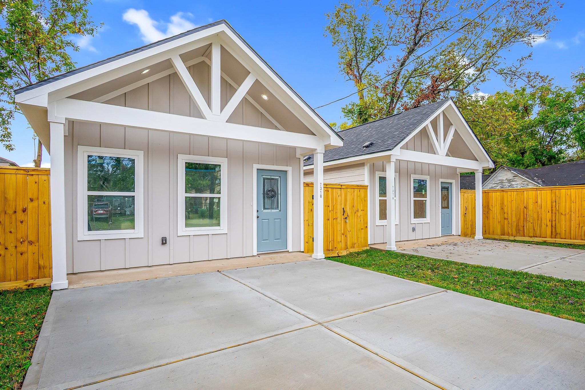 7318 Victoria Street Houston, TX 77020 - Photo 2 of 24