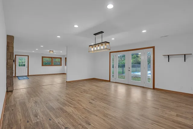 $699,000 | 27514 North Forest Garden Road, Wauconda, IL 60084