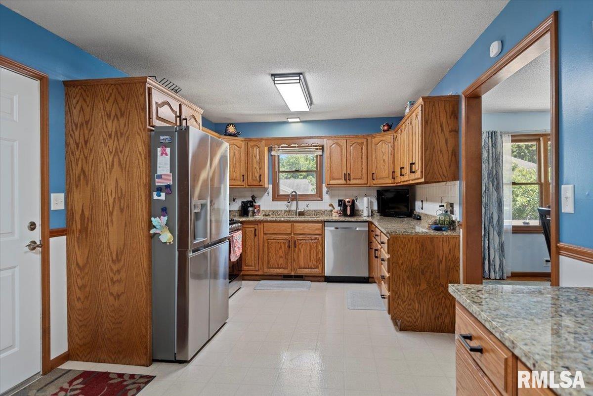 1409 James Street Springfield, IL 62703 - Photo 11 of 61