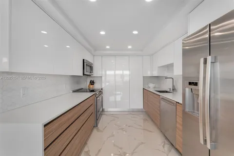 $1,700,000 | 3 Grove Isle Drive, Unit C803, Miami, FL 33133