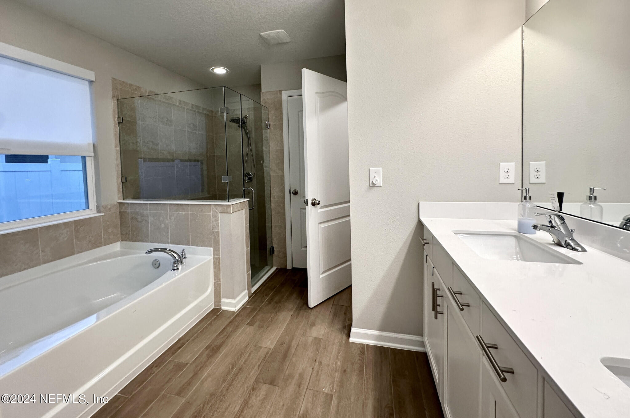 8056 Island Fox Road Jacksonville, FL 32222 - Photo 3 of 17 3) 46239-6691a42184f79