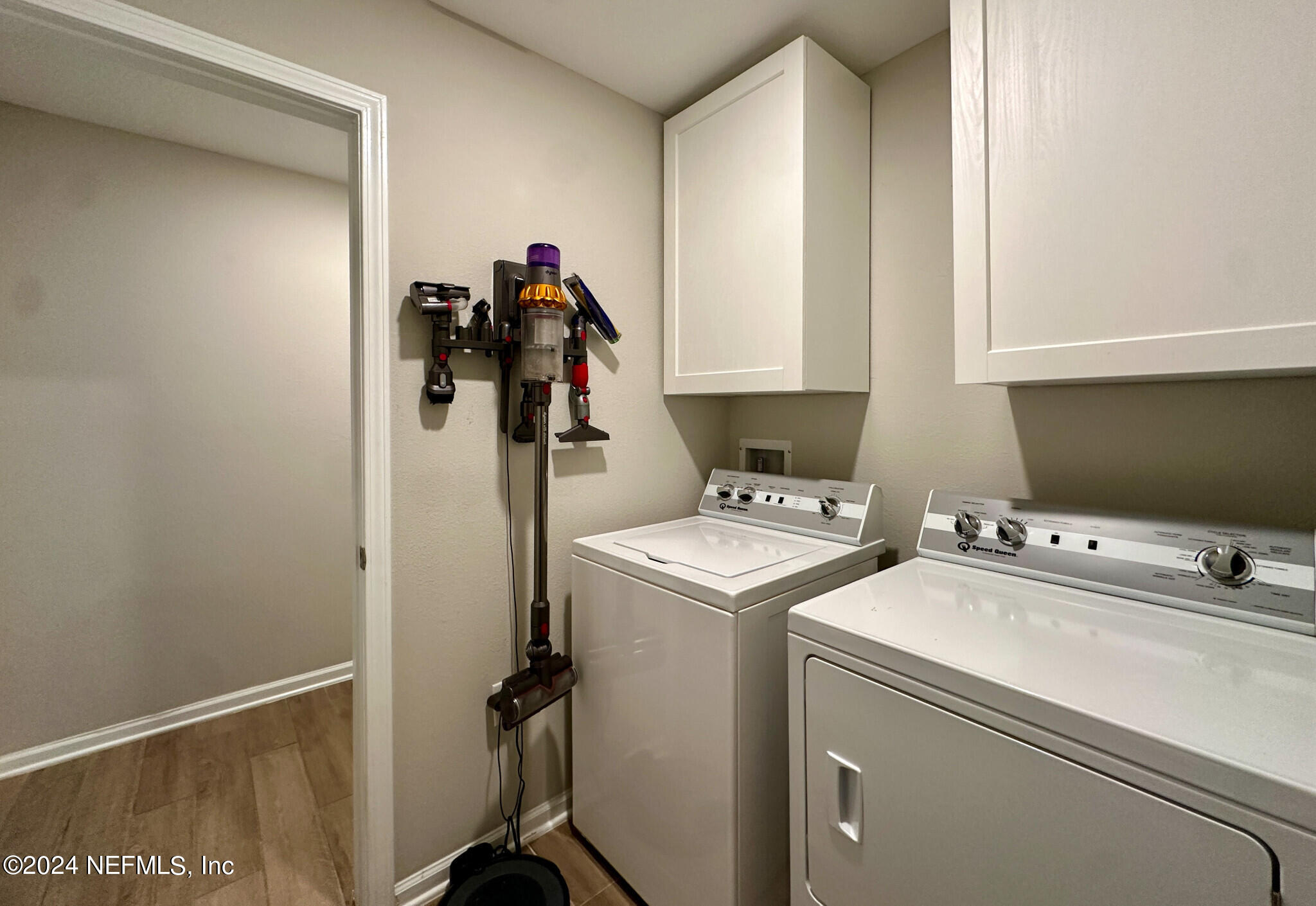 8056 Island Fox Road Jacksonville, FL 32222 - Photo 8 of 17 8) 46239-6691a4ab93315