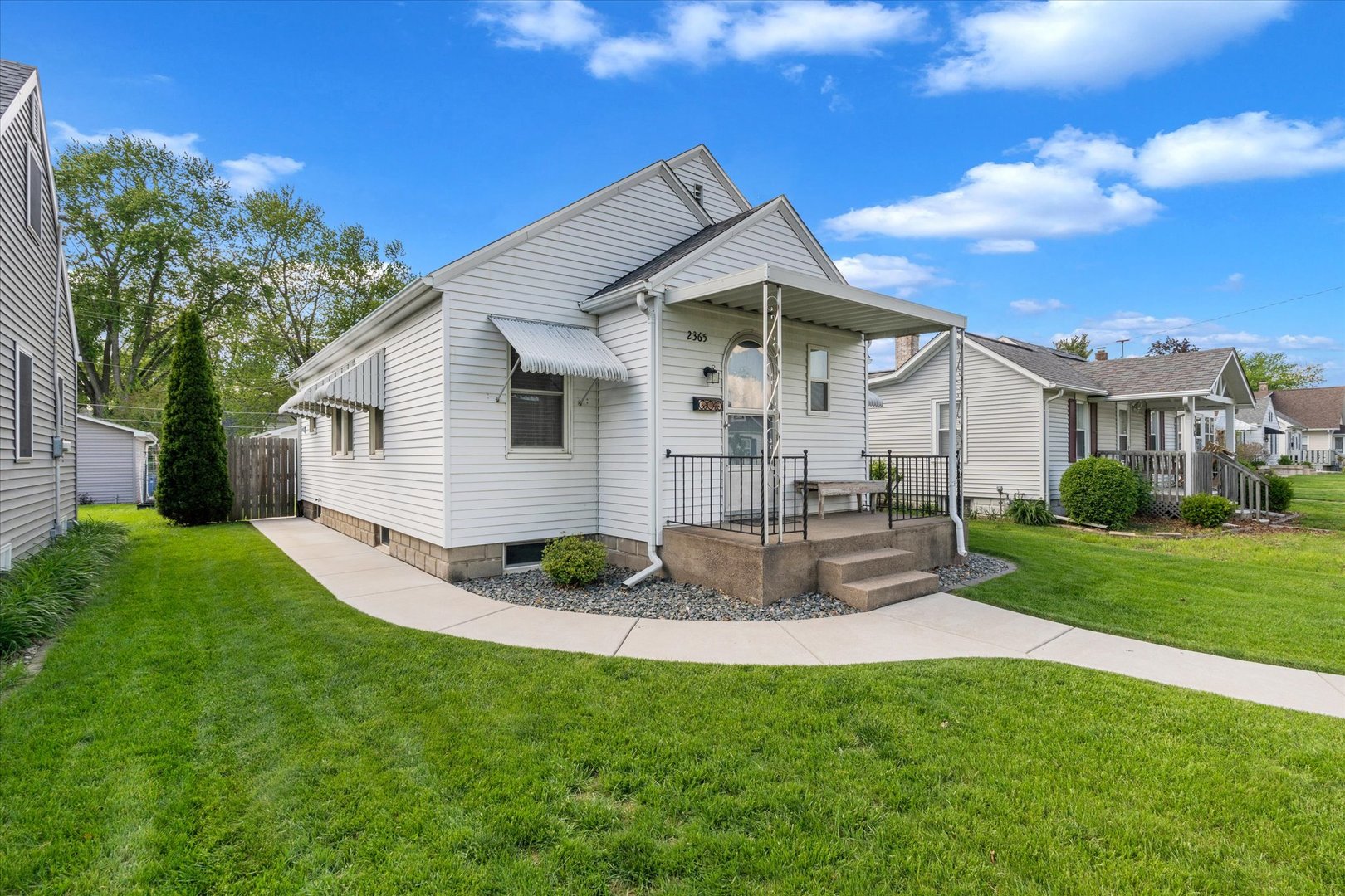 2365 30th Street Moline, IL 61265 - Photo 2 of 46
