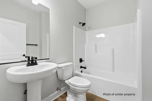 $299,900 | 156 Skaloud Court, East Moline, IL 61244