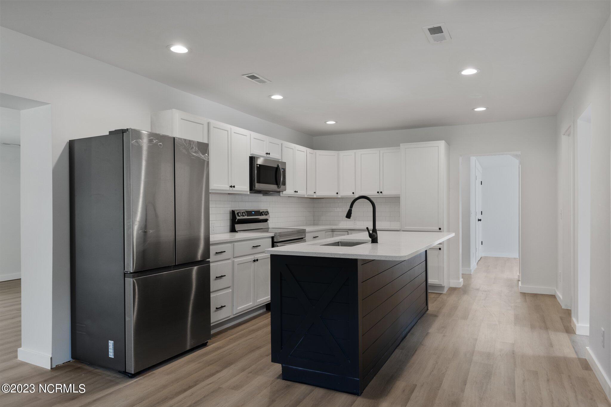 144 Shore Road Newport, NC 28570 - Photo 8 of 26 Kitchen