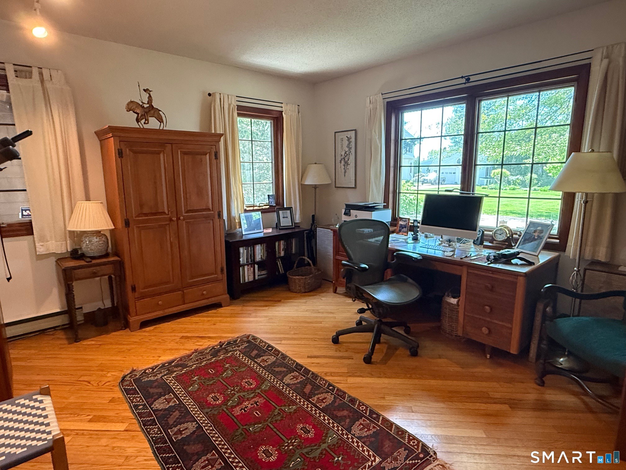 8 Ivy Road Stonington, CT 06355 - Photo 11 of 30 a workspace with furniture and a window