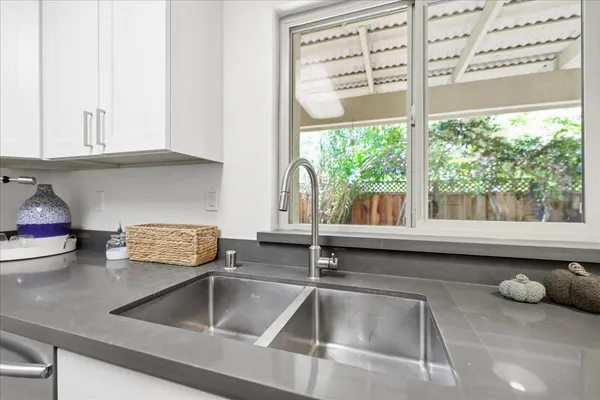$1,098,000 | 436 Sierra Vista Avenue, Unit 8, Mountain View, CA 94043