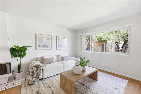 $1,098,000 | 436 Sierra Vista Avenue, Unit 8, Mountain View, CA 94043