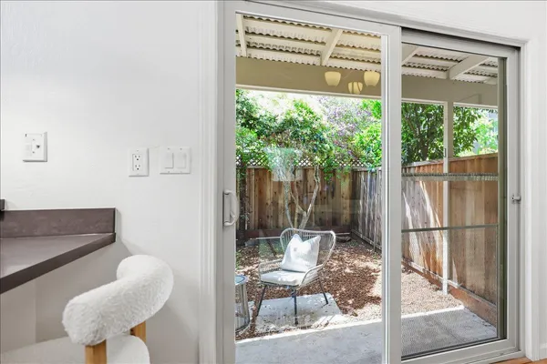 $1,098,000 | 436 Sierra Vista Avenue, Unit 8, Mountain View, CA 94043