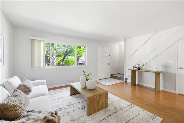 $1,098,000 | 436 Sierra Vista Avenue, Unit 8, Mountain View, CA 94043