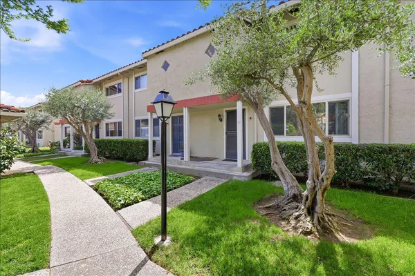 $1,098,000 | 436 Sierra Vista Avenue, Unit 8, Mountain View, CA 94043