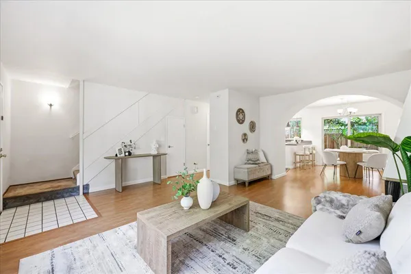 $1,098,000 | 436 Sierra Vista Avenue, Unit 8, Mountain View, CA 94043