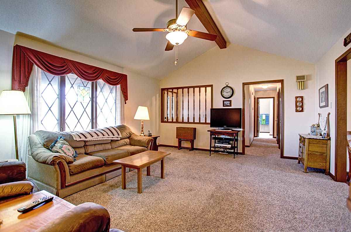 3920 Franke Road New Haven, IN 46774 - Photo 4 of 36 Gallery Image 4