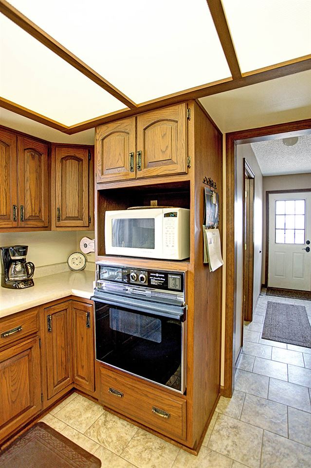 3920 Franke Road New Haven, IN 46774 - Photo 9 of 36 Gallery Image 9