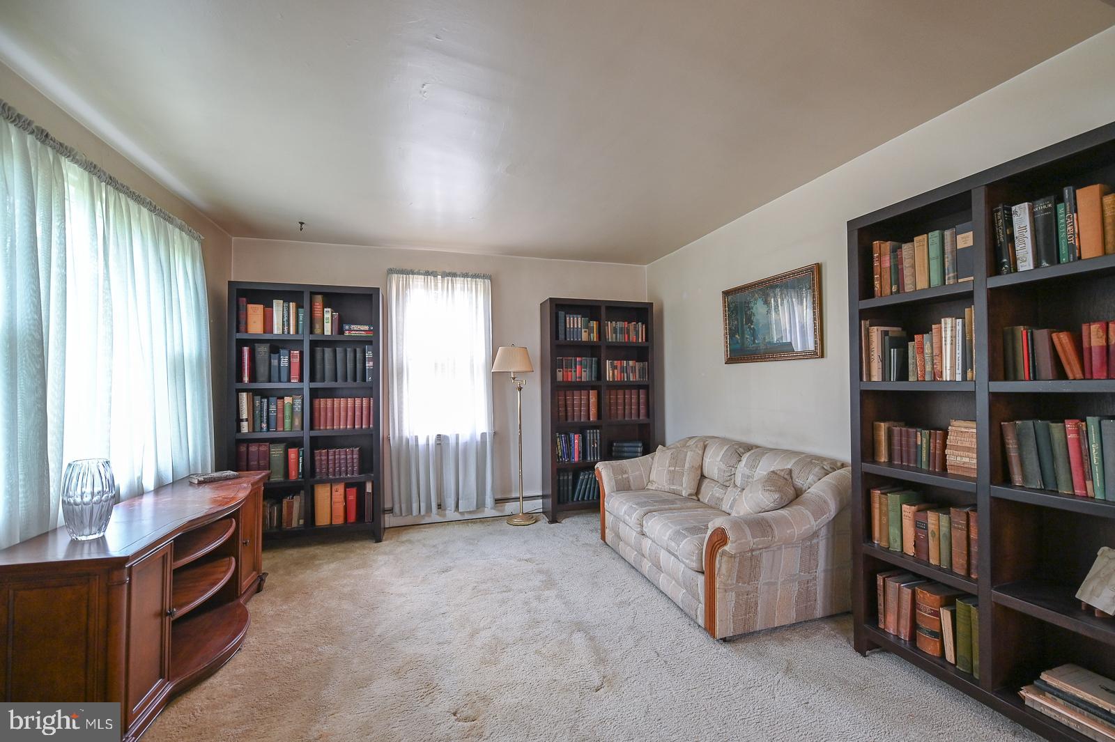 22 Norwyn Road Hatboro, PA 19040 - Photo 13 of 40 Sitting Area or Library