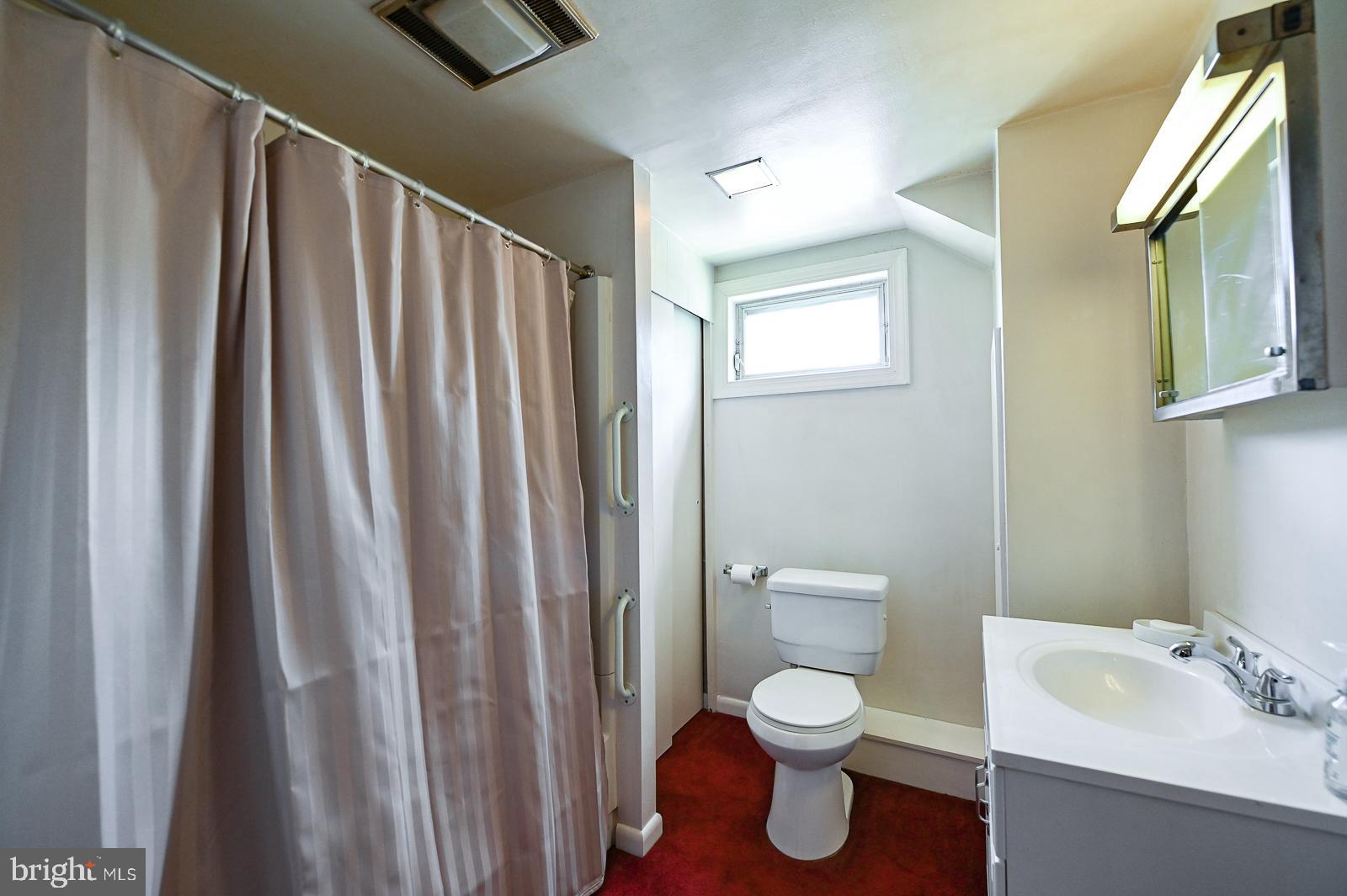 22 Norwyn Road Hatboro, PA 19040 - Photo 28 of 40 Full Bath on 2nd Floor