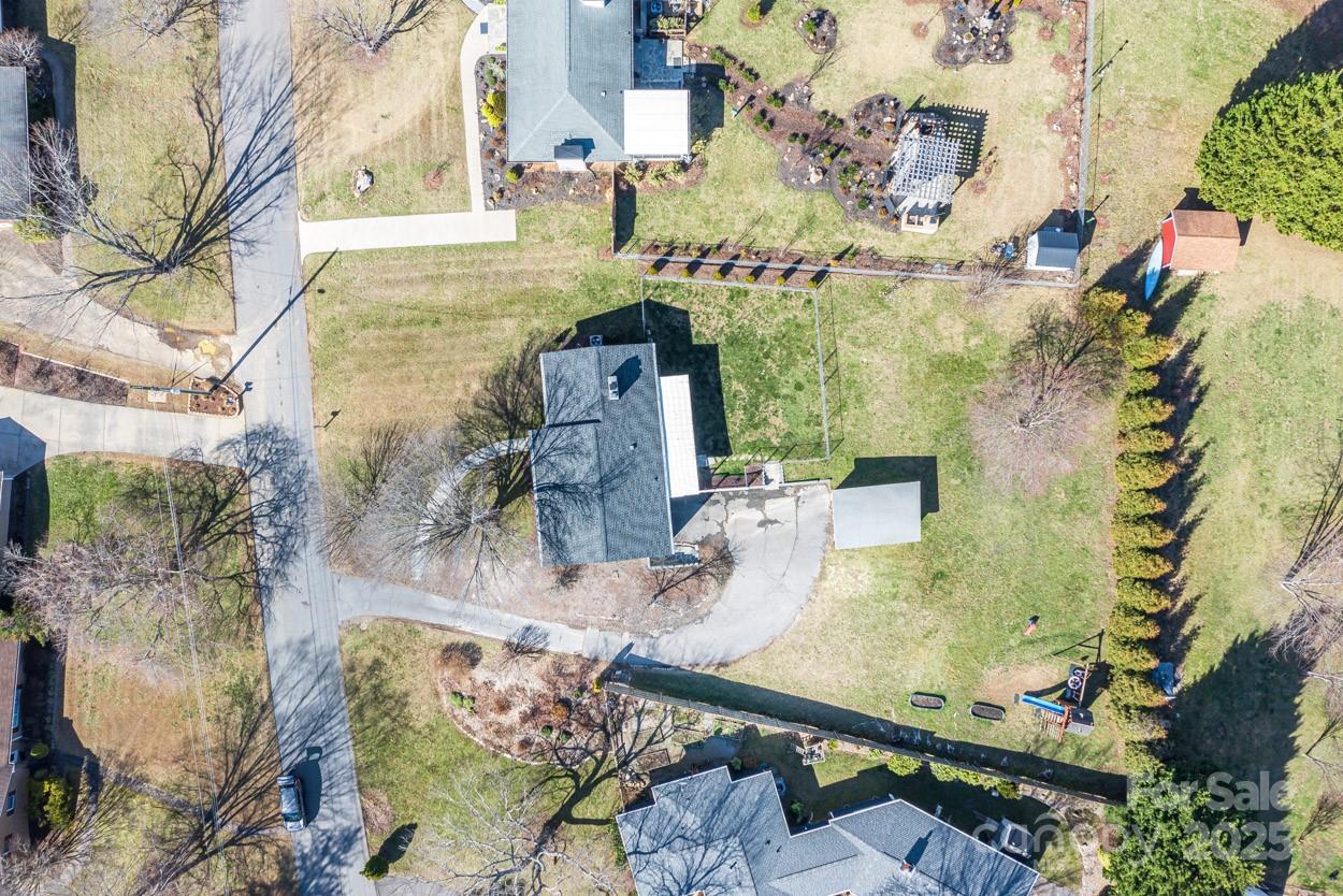 29 Willowbrook Road, Unit 11 Asheville, NC 28805 - Photo 44 of 46 an aerial view of a house with outdoor space