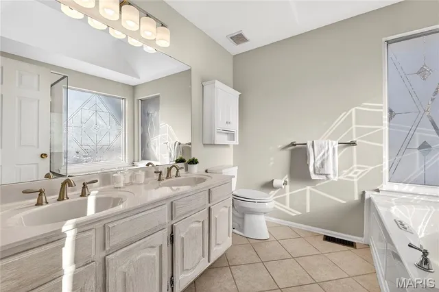 $495,000 | 412 Stryker Court, Ballwin, MO 63021