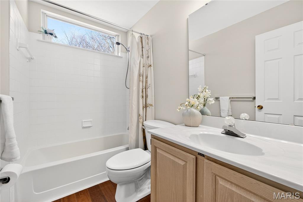 412 Stryker Court Ballwin, MO 63021 - Photo 17 of 33