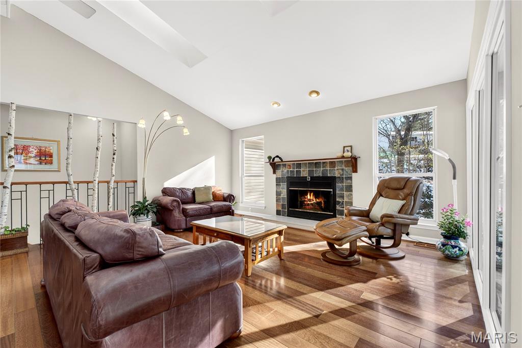 412 Stryker Court Ballwin, MO 63021 - Photo 2 of 33