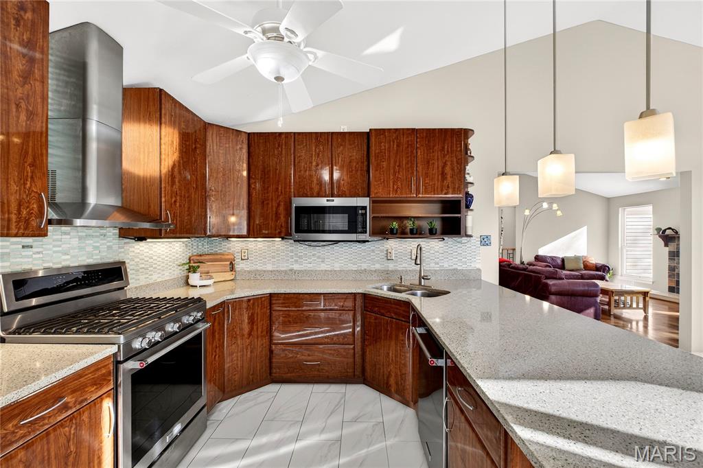 412 Stryker Court Ballwin, MO 63021 - Photo 8 of 33