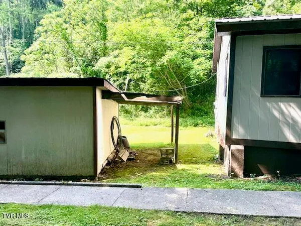 $69,000 | 11616 Alfred Cox Road, Pound, VA 24279