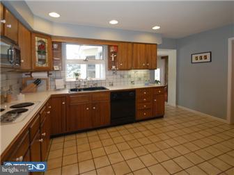 30 Walker Road Wayne, PA 19087 - Photo 5 of 12 Kitchen
