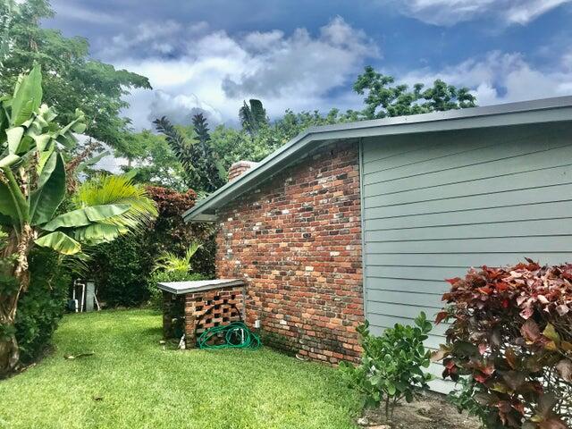 1831 Wheeler Road North Palm Beach, FL 33408 - Photo 19 of 22 Backyard