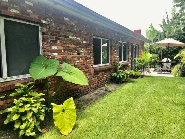 1831 Wheeler Road North Palm Beach, FL 33408 - Photo 21 of 22 Backyard
