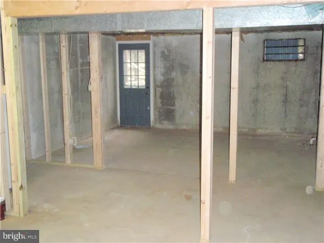 $2,100 | 404 Hopkins Court, North Wales, PA 19454