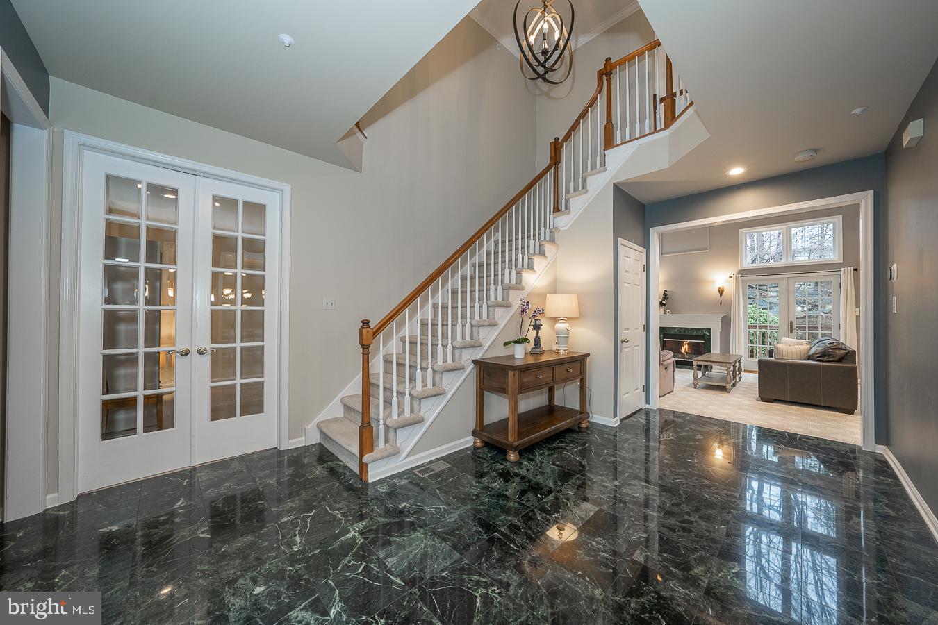 13 Ridgeview Road Newtown Square, PA 19073 - Photo 2 of 37 2 story Foyer with marble flooring