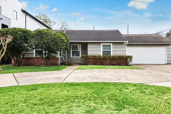 $439,000 | 4629 Valerie Street, Bellaire, TX 77401