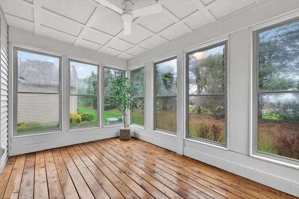 $380,000 | 681 Hampshire Drive, Hampshire, IL 60140