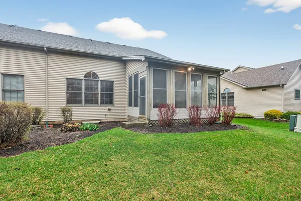 $380,000 | 681 Hampshire Drive, Hampshire, IL 60140