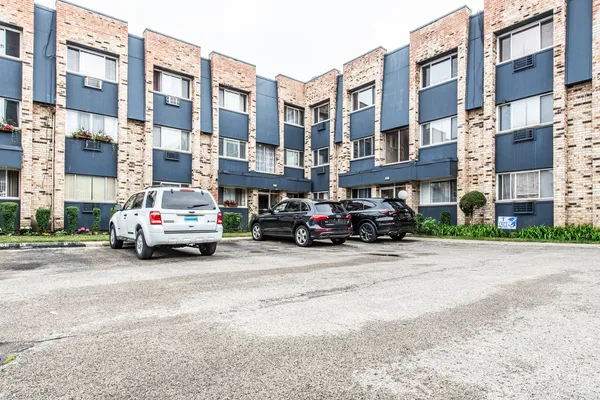 $1,850 | 8641.5 West Foster Avenue, Unit 3A, Chicago, IL 60656