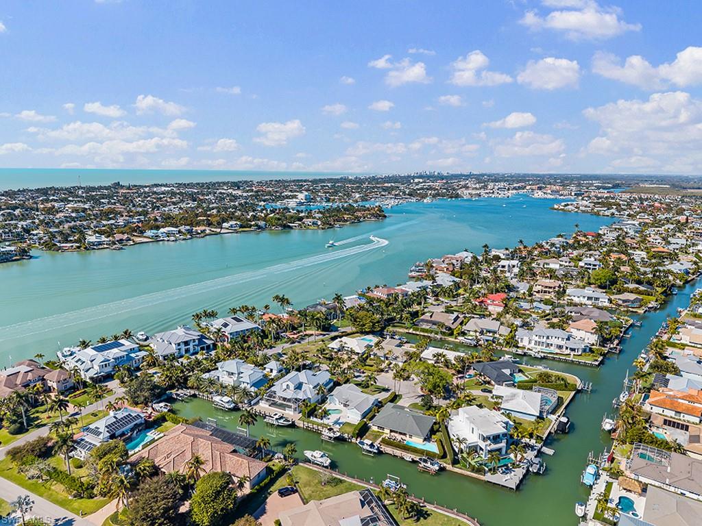 2175 Shad Court Naples, FL 34102 - Photo 12 of 40