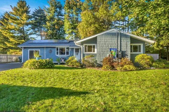 $340,000 | 32 Lindsay Road, Springfield, MA 01128