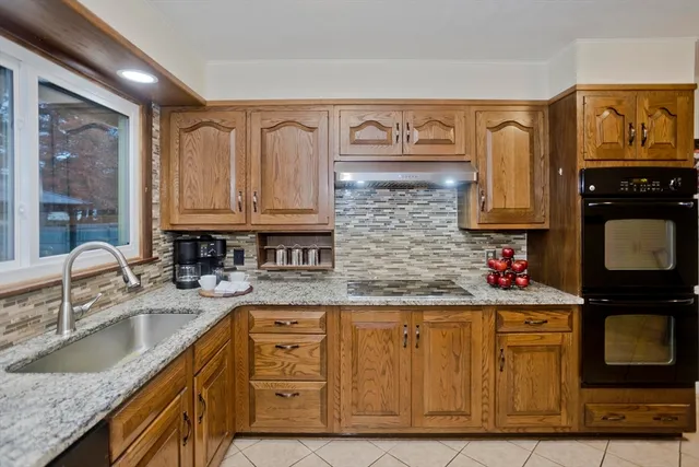 $340,000 | 32 Lindsay Road, Springfield, MA 01128