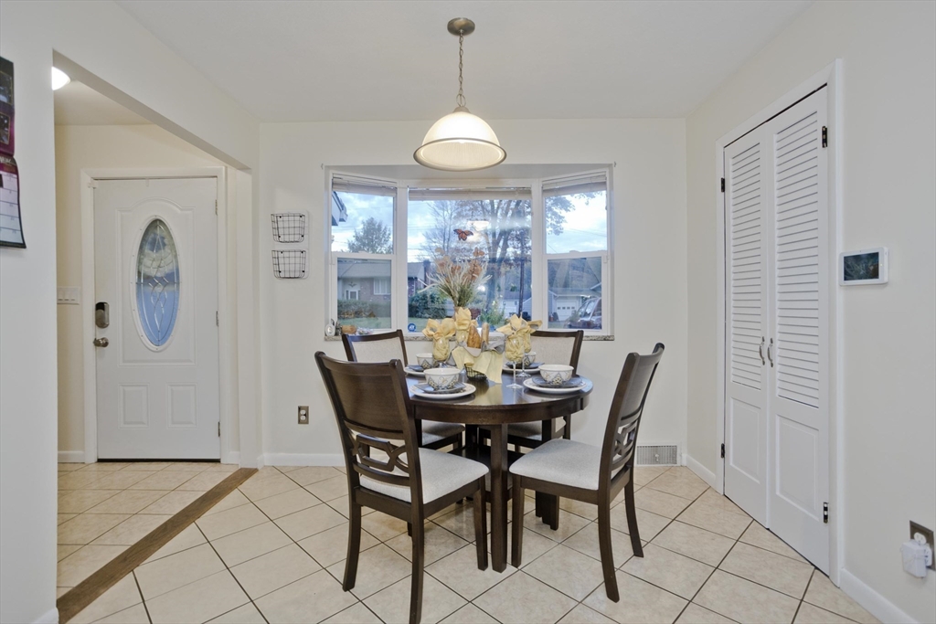 32 Lindsay Road Springfield, MA 01128 - Photo 15 of 34