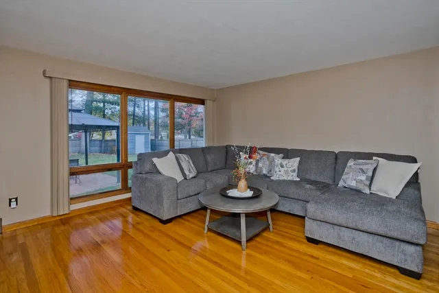 $340,000 | 32 Lindsay Road, Springfield, MA 01128