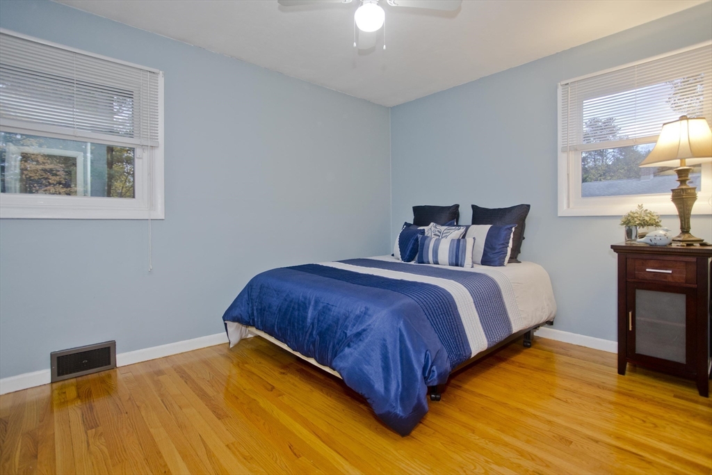 32 Lindsay Road Springfield, MA 01128 - Photo 23 of 34