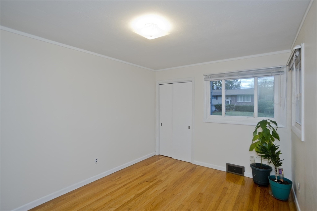 32 Lindsay Road Springfield, MA 01128 - Photo 25 of 34